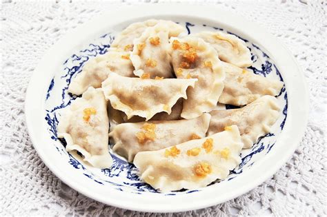  Pieczone Wontonki z Soczystym Mięsem i Orzeźwiającym Aromatem - Czy Znasz Już Ten Wykwintny Specjał z Xinzhou?